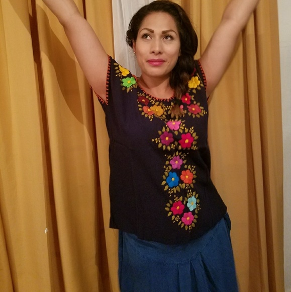 DRESSES, DRESSES, DRESSES, DRESSES!! - Picture 7 of 8